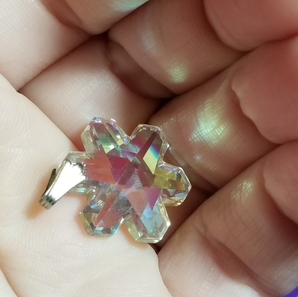 Sparkly Snowflake pendant charm rainbow aurora borealis winter iridescent - Picture 10 of 17